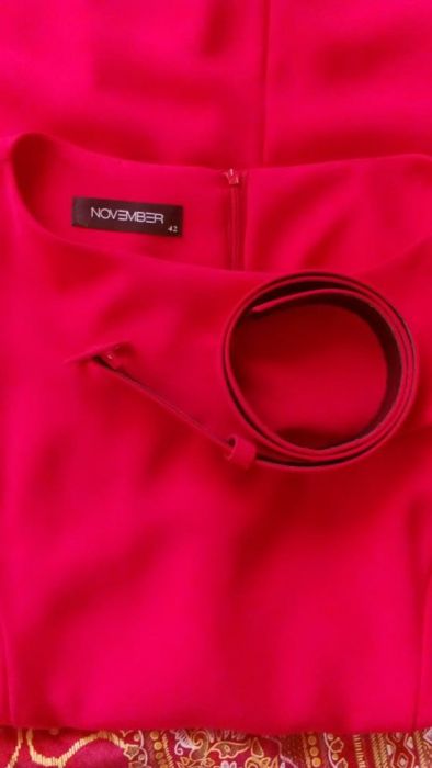 Дамска рокля червена