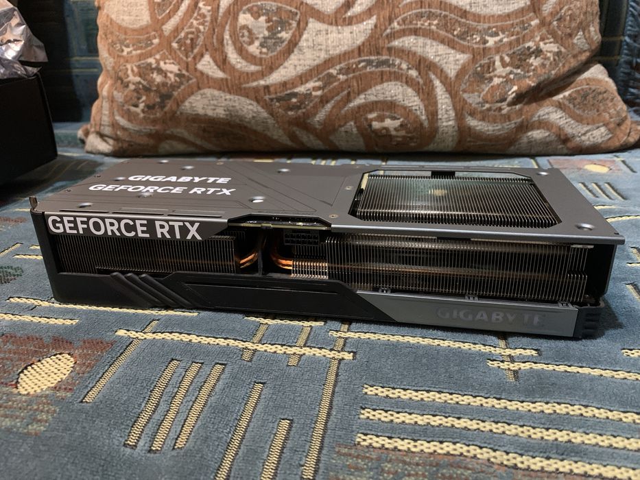 Видеокарта Gigabyte GeForce RTX 4070 Super Gaming OC