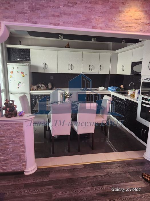 Продава се Тристаен апартамент в Шумен, Пазара - 95 кв.м за 1342 €/кв.м - Снимка #10