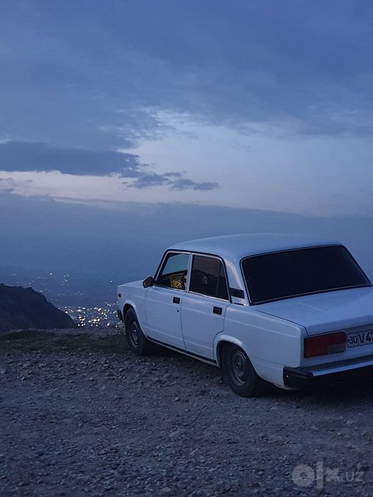 Vaz 2107 sotiladi