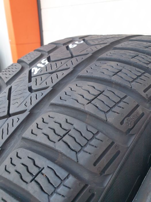 Зимни гуми 4 броя PIRELLI SottoZero3 215 60 R16 дот 4722