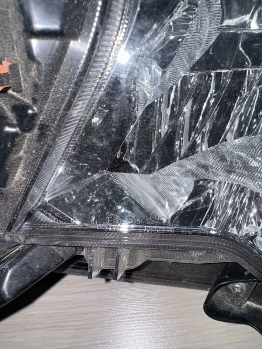 Продам передние фары