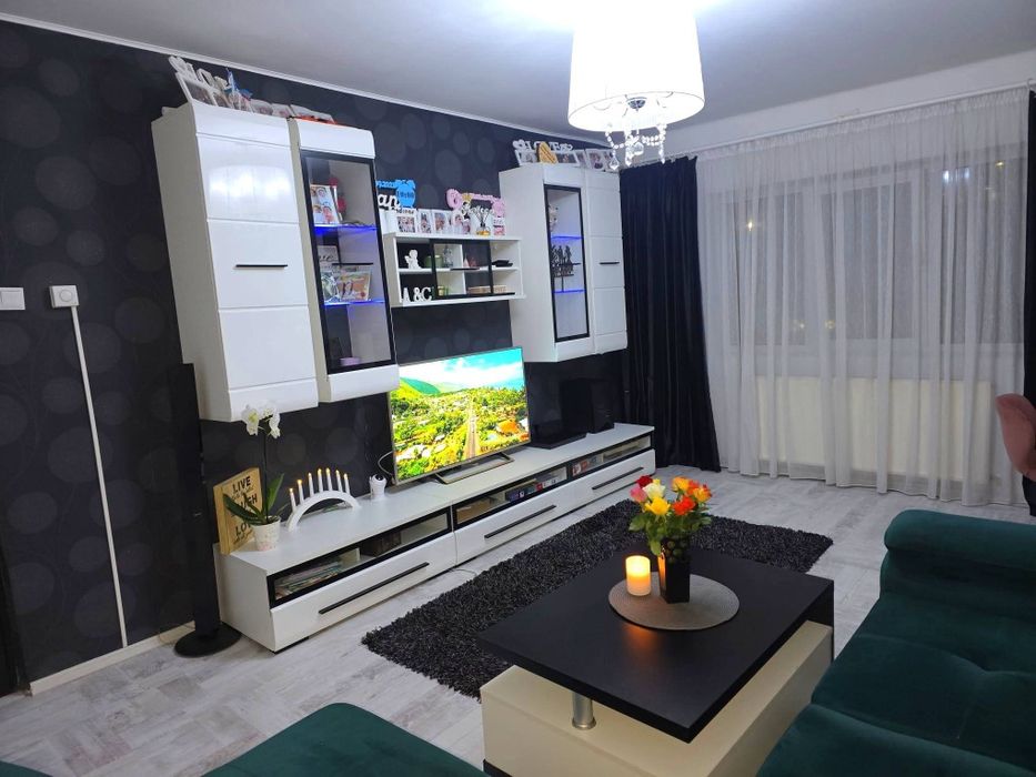 Vând apartament 3 camere MIOVENI Jud Argeș