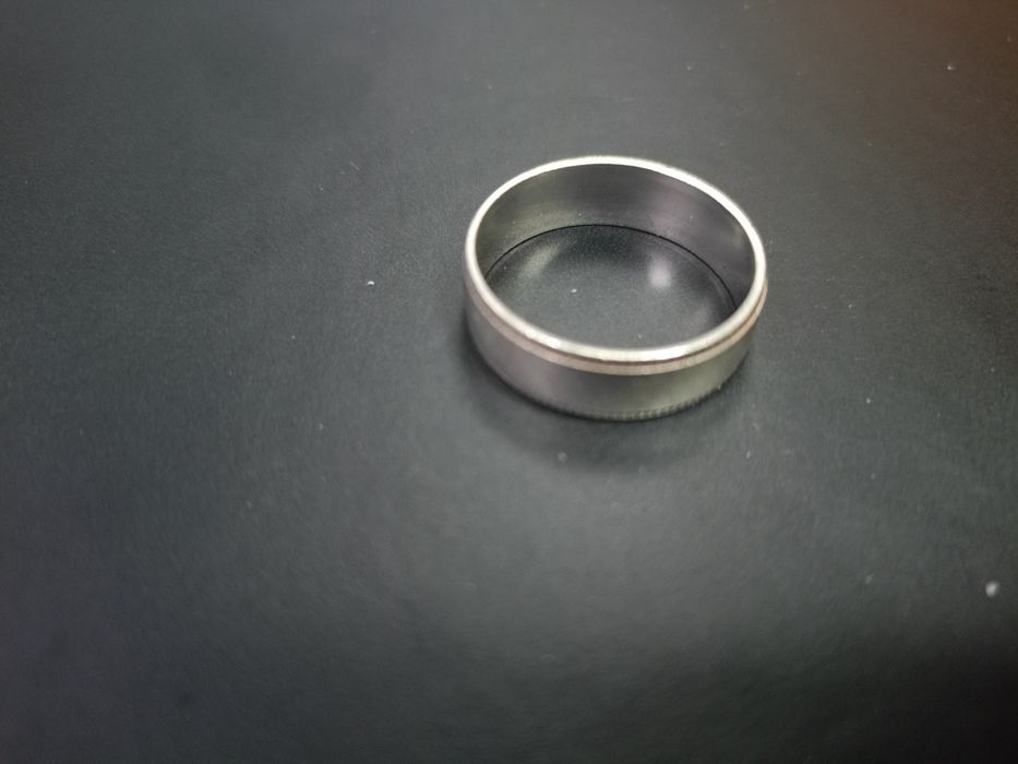 Продам серебренное кольцо
