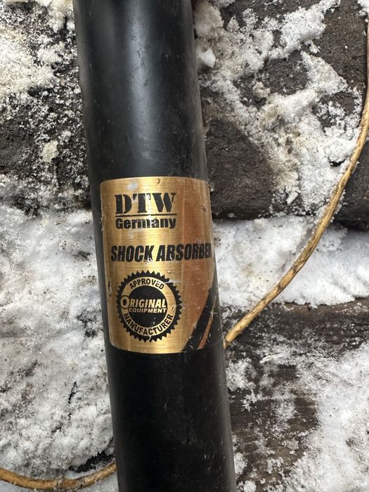 Продаи стойки зад мерс w124 w210