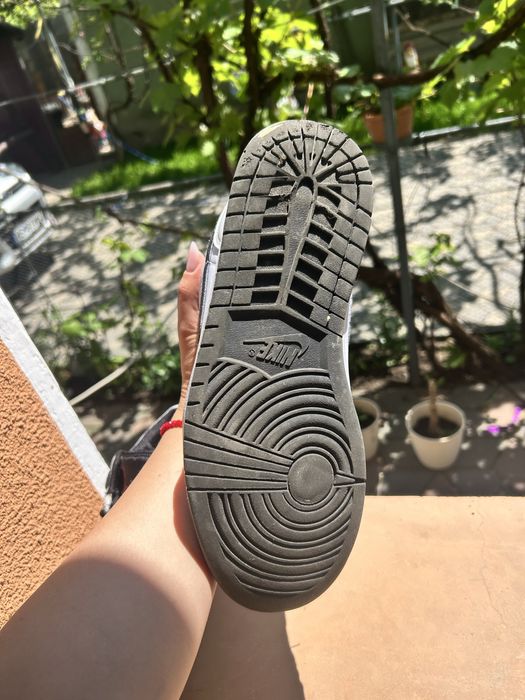 Adidasi Nike Jordan
