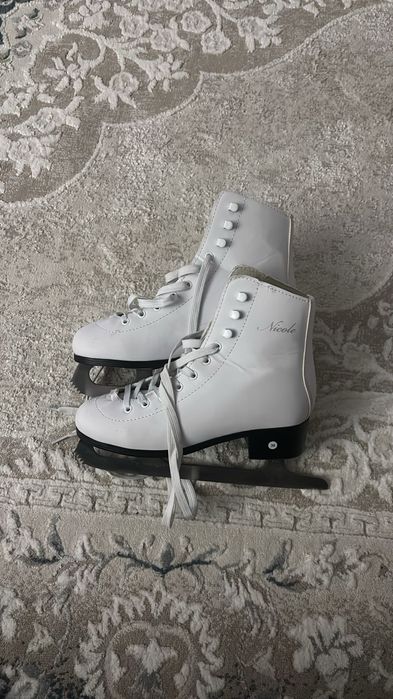 Коньки фигурные,  38 размер