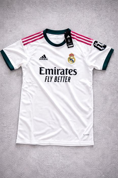 Tricou Real Madrid 2025/2026– Nou cu etichetă – M/L