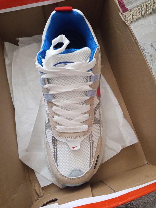 Продам кроссовки