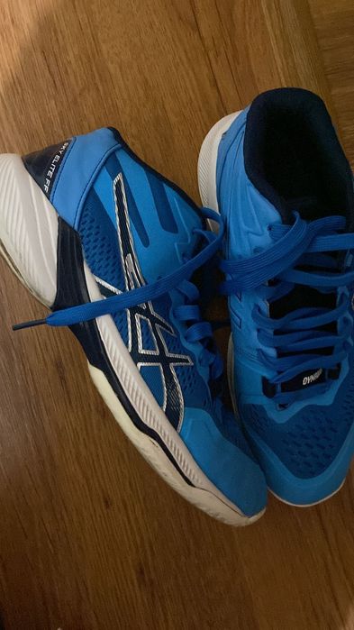 Кроссовки волейболные ASICS