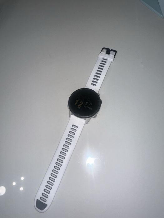Garmin Forerunner 955 в белом цвете.