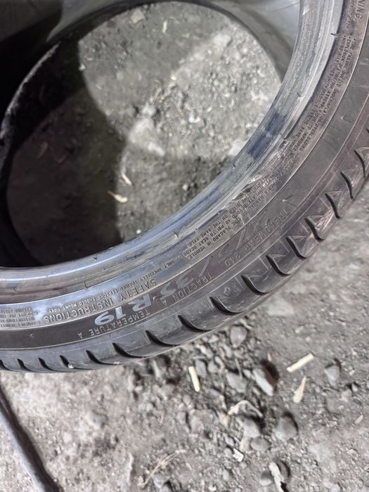 Шины перед  245/35/19 зад 275/35/19