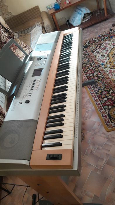 Цифровое пианино,молоточковое