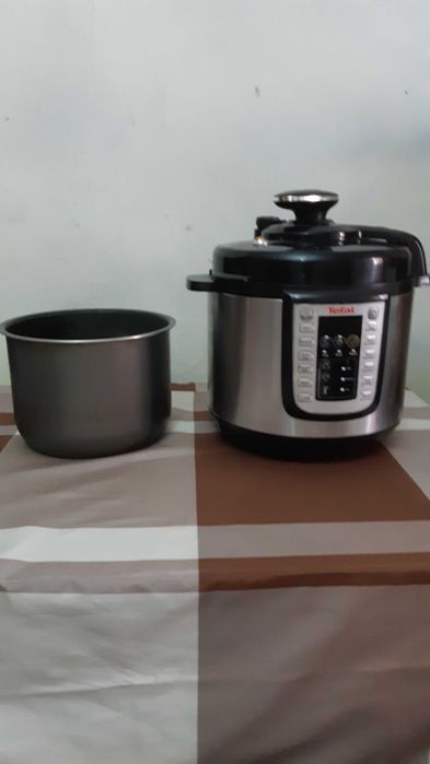 Oala electrica sub presiune