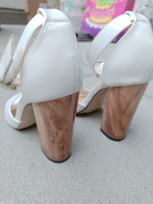 Sandale elegante cu toc gros