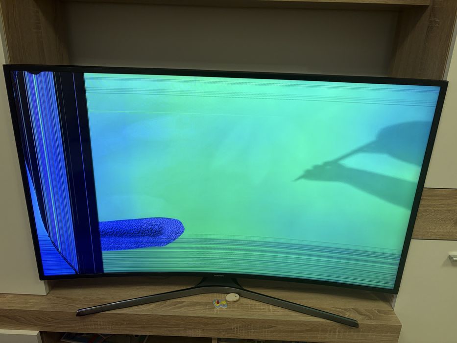 Samsung Smart TV, ecran curbat, display spart