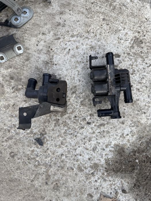 Pompa recirculare apa bmw f10 f11