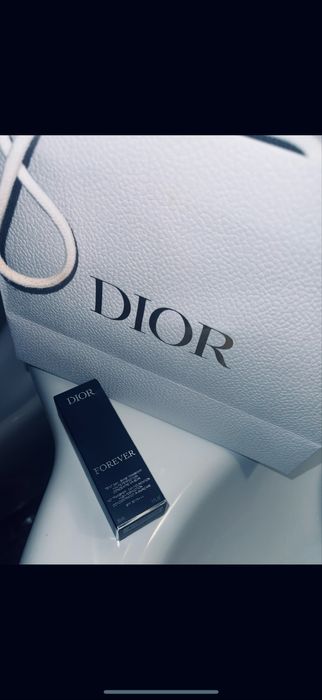 Продам новый тональник оригинал DIOR