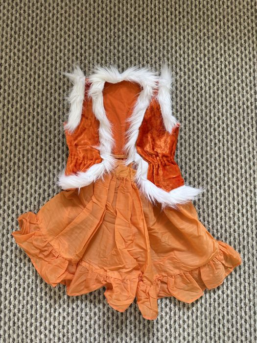 Продам платья и костюм лисички