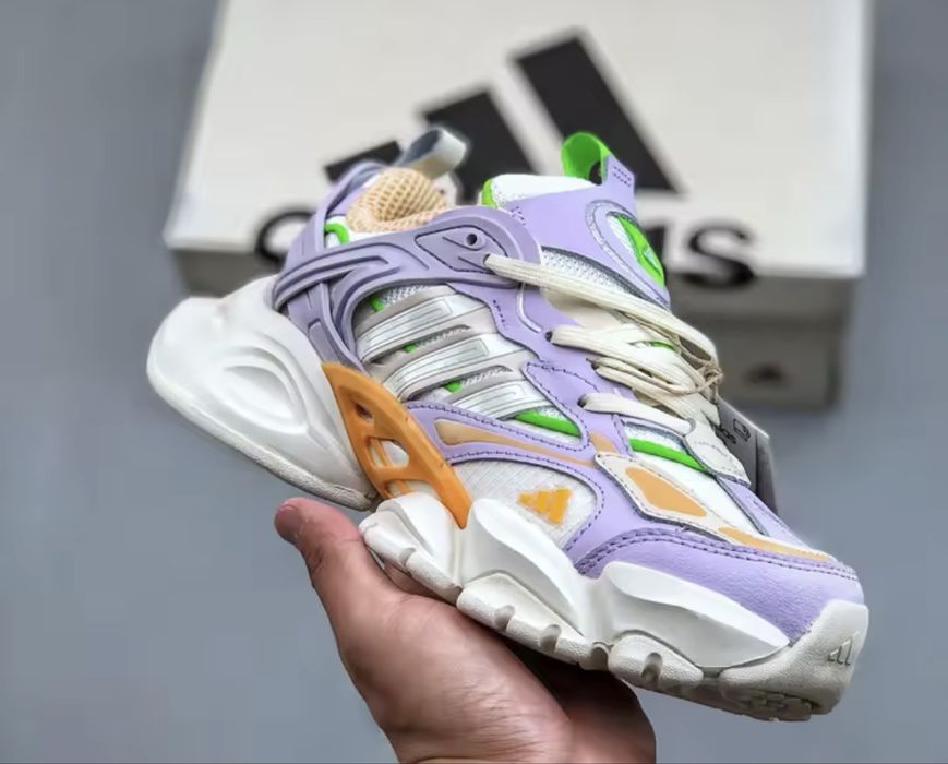 Нови дамски маратонки Adidas VENTO XLG DELUXE налични