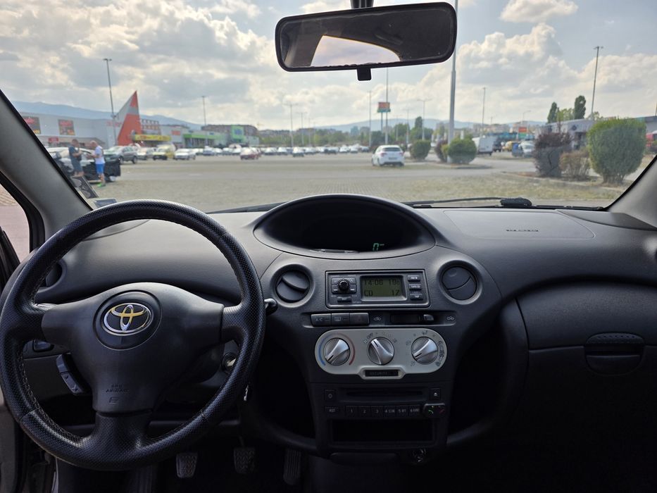 Toyota Yaris бензин