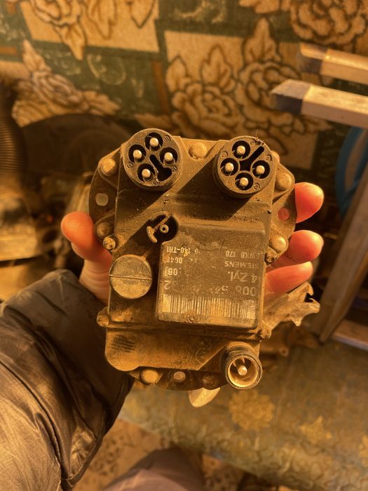 Продам запчасти на Мерседес 124