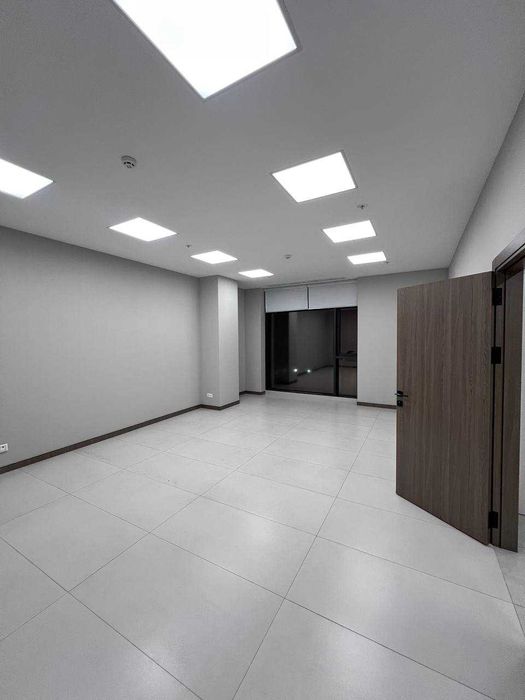 Сдаётся  ком,  помещение офис  Юнусабадский район Ц5 600м2  R 23