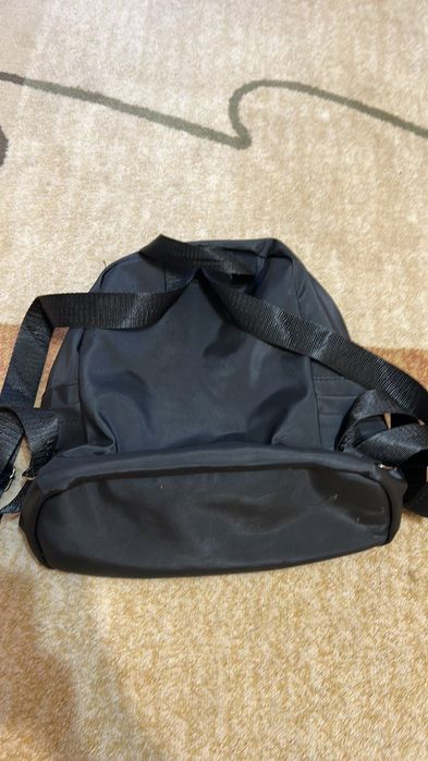 Дамска раница в отлично състояние.