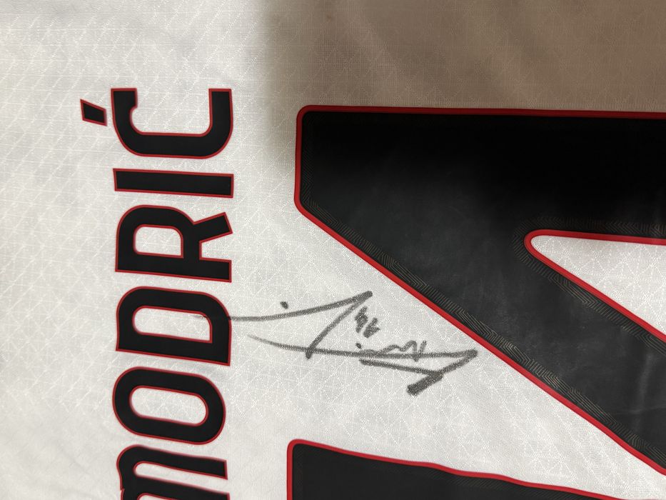 tricou AC MILAN semnat de Luka modric