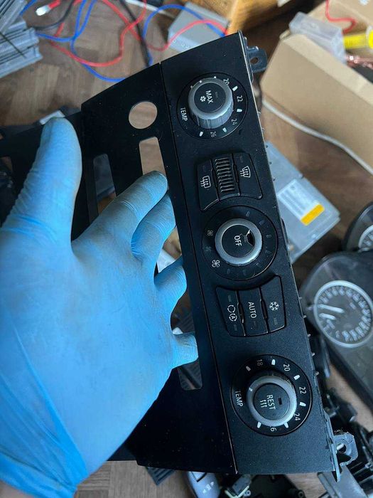Vând multe module, calculator și unități de control diferite pentru BMW E60 E61