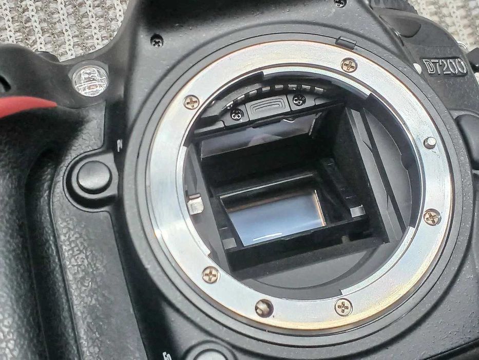 Фотоапарат и обектив Nikon D7200 AF-S NIKKOR 18-135mm