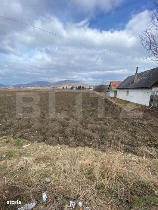 Teren intravilan 680 mp Saratel