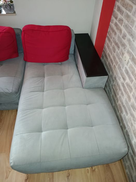 Ъглов диван,размер 2500/1550,има следи от употреба,на 4 години е.
