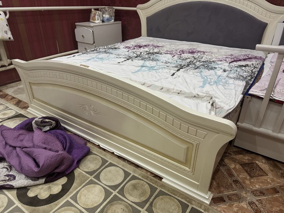 Диван матрасымен сатамын.Срочно.