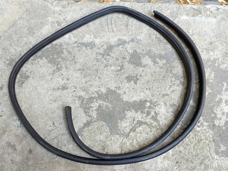 Продавам гумени уплътнения за вратите от RENAULT GRAND SCENIC II