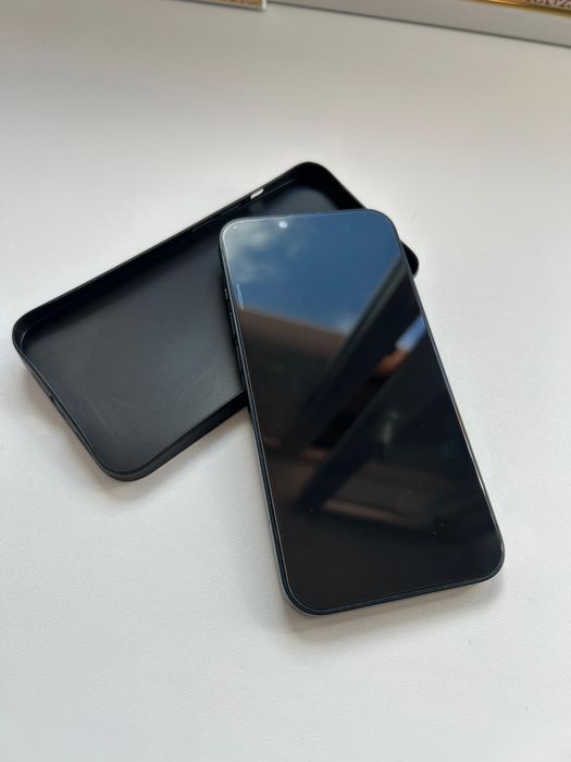 Продам IPhone 14 (128 Gb)