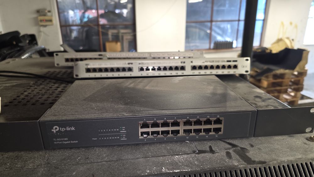 Server functional , 2 ups uri