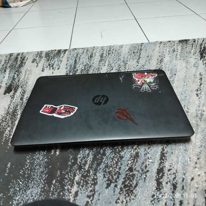 2 laptopuri hp,lenovo
