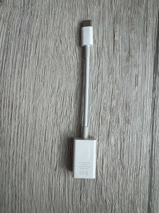 Продавам Apple USB-C към USB адаптер