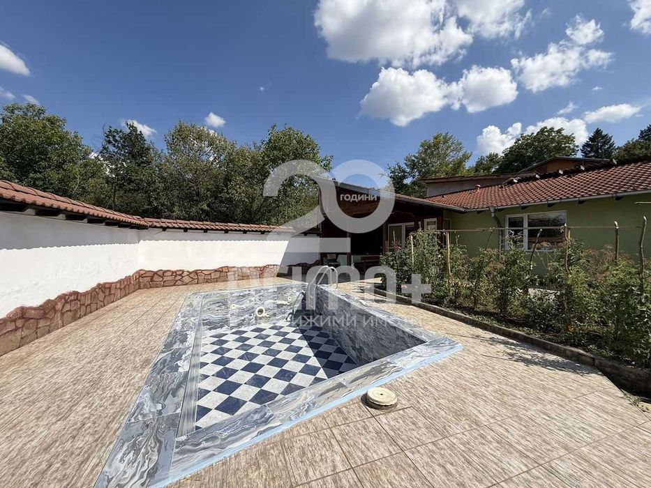 Продава се Къща в Велико Търново, Център - 150 кв.м за 1994 €/кв.м - Снимка #1