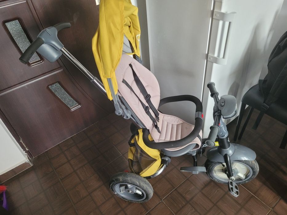 Vând tricicleta Coccolle