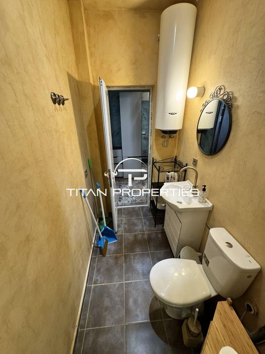 Тристаен апартамент в ж.к Възраждане