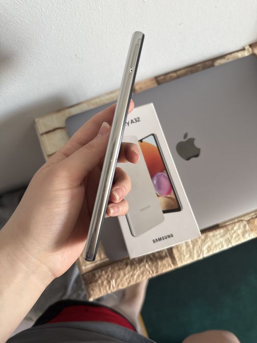 Продам Самсунг а32