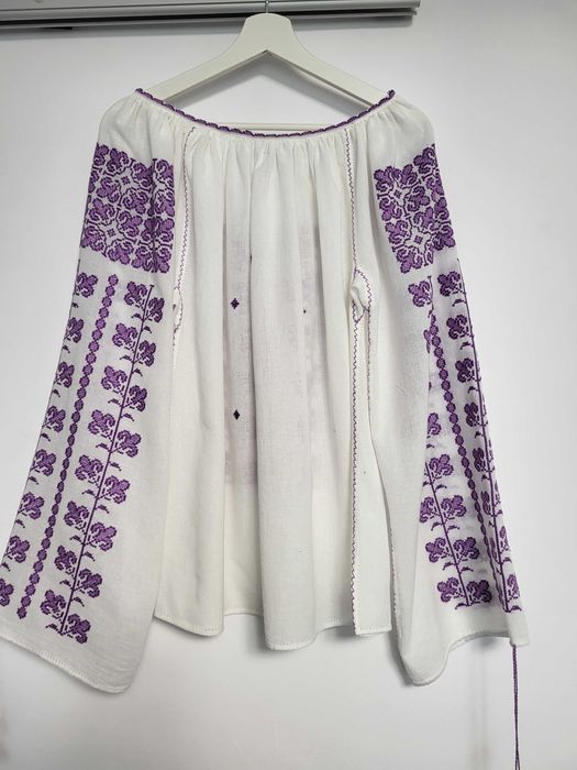 Ie tradiționala cusuta  100% manual