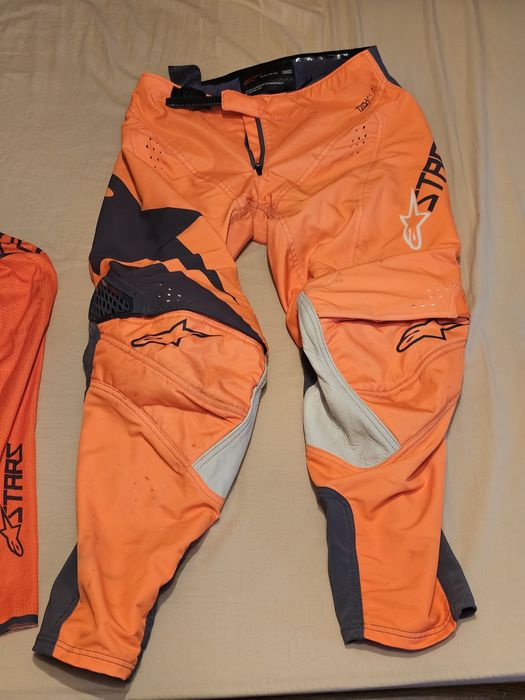 Pantaloni și bluză Enduro de  Vânzare