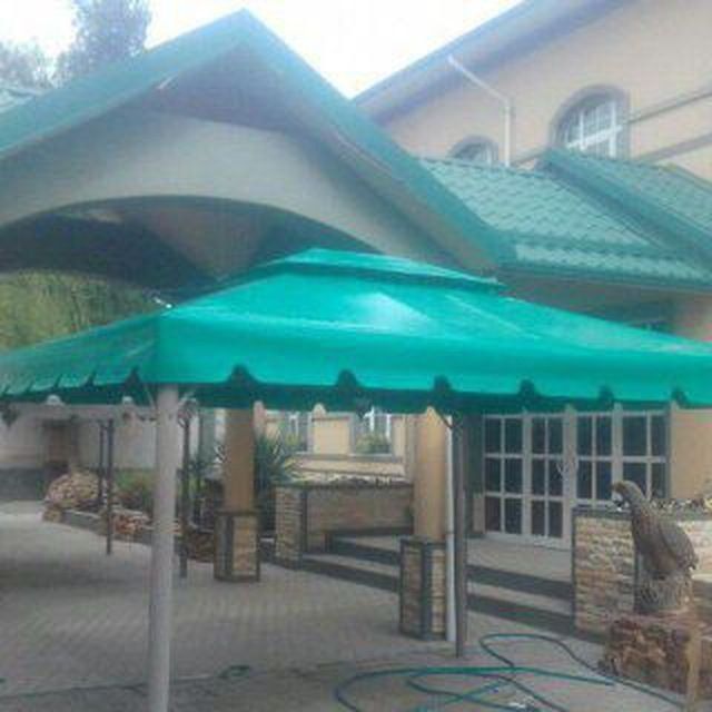 Baner tent ustanovka