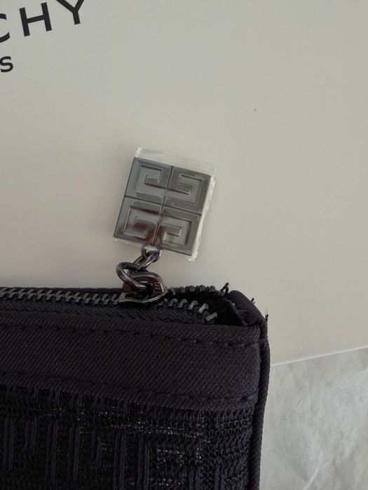 Givenchy Parfums дамски кльч