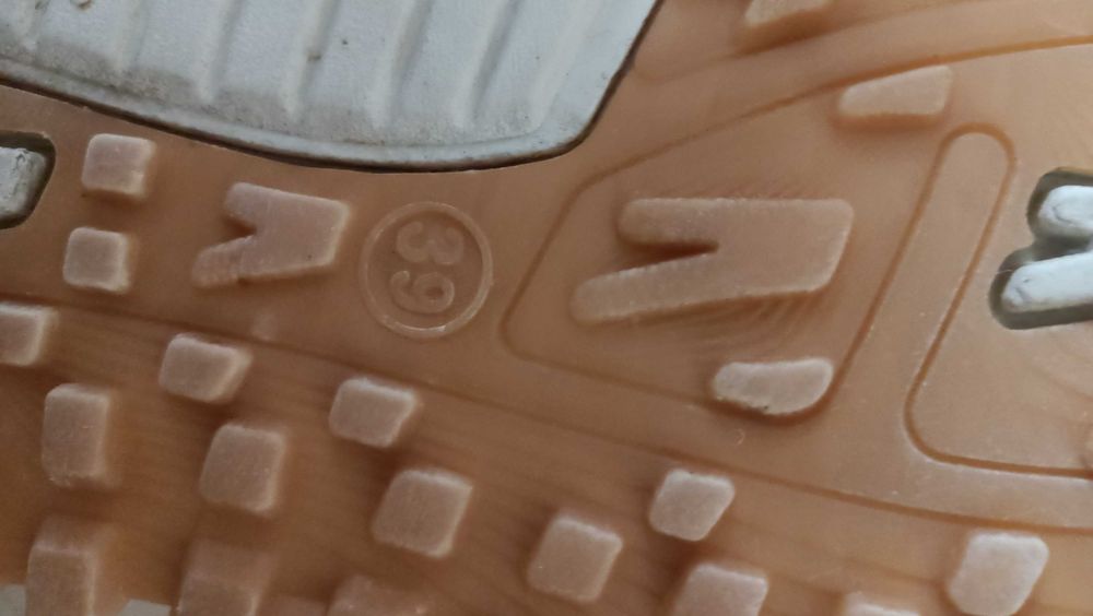 Adidași mărimea 38-39