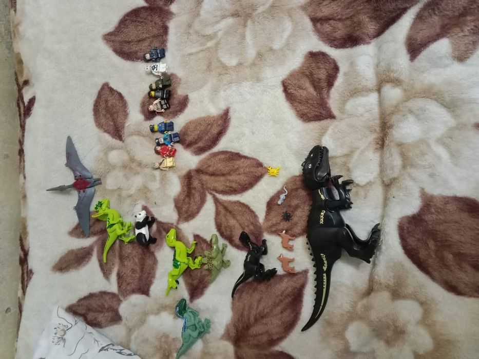 Продам Лего с мини фигурками