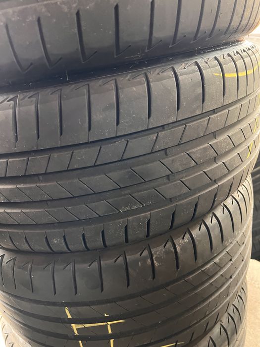 Anvelope 225 40 19 și 255 35 19 rsc Bridgestone